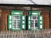 Типичные окна наших деревенских домиков в моей деревне (сфотографирован 5.01.2008г Потехиной Олесей, дом принадлежит Антоневич